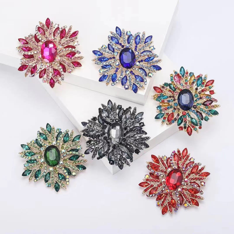 Brooches, Pins & Clips